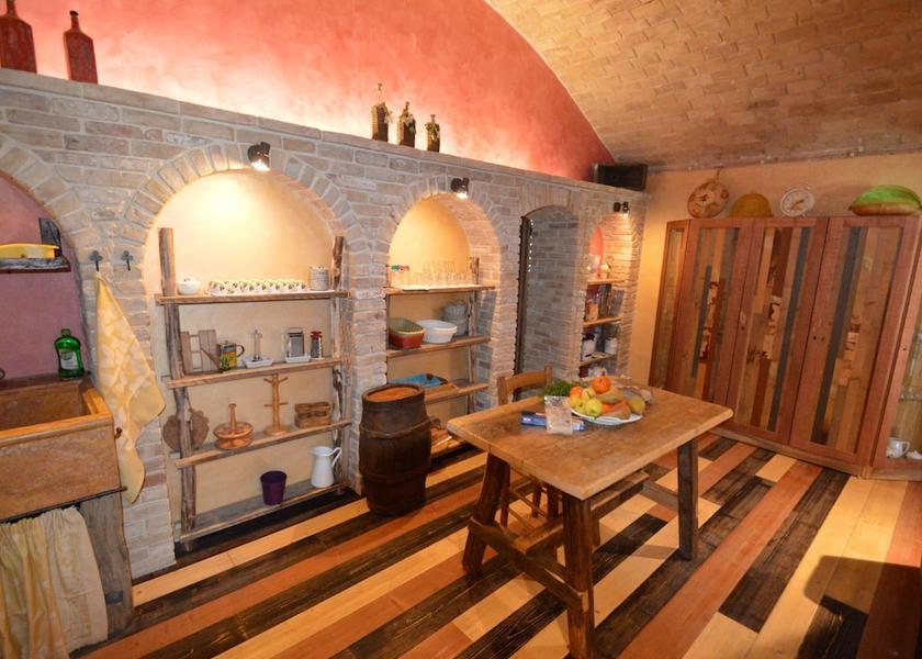 Umbria Guardea Dining Area