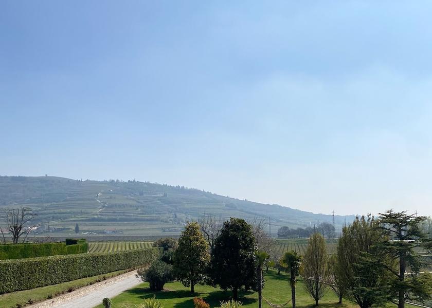 Veneto Mezzane Di Sotto Entrance