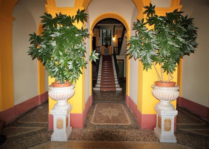 Piedmont Miasino Interior Entrance