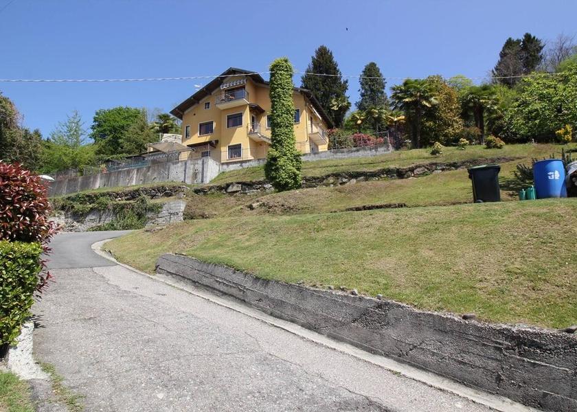 Piedmont Miasino Exterior Detail