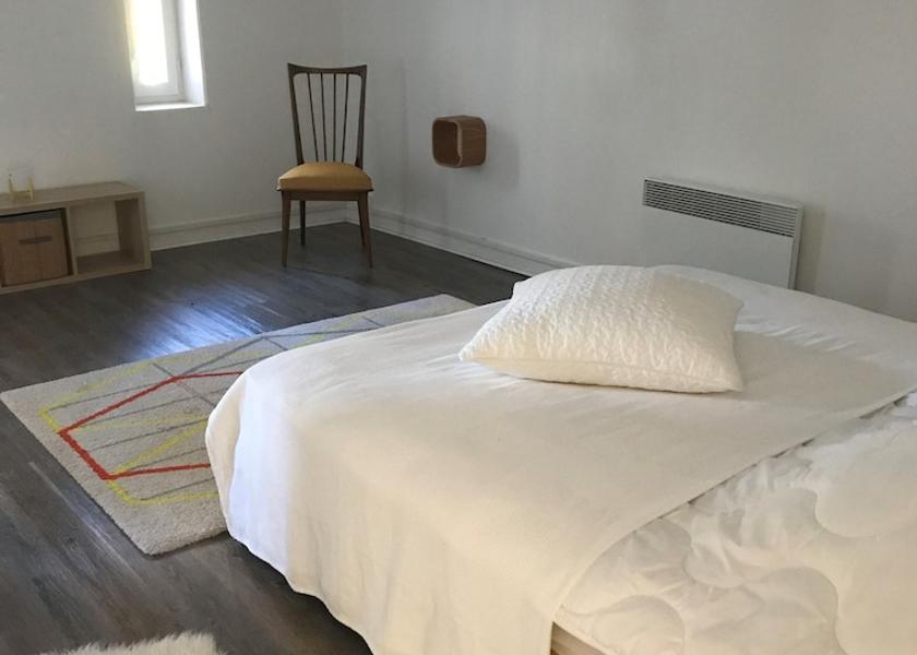 Auvergne-Rhone-Alpes Saint-Laurent-De-Chamousset Room