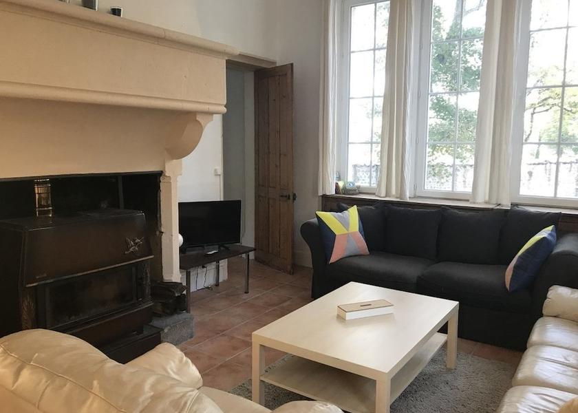 Auvergne-Rhone-Alpes Saint-Laurent-De-Chamousset Interior Entrance