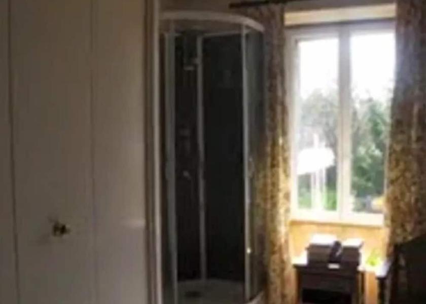 Brittany Pleine-Fougeres Bathroom