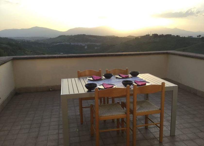 Abruzzo Serramonacesca Outdoor Dining