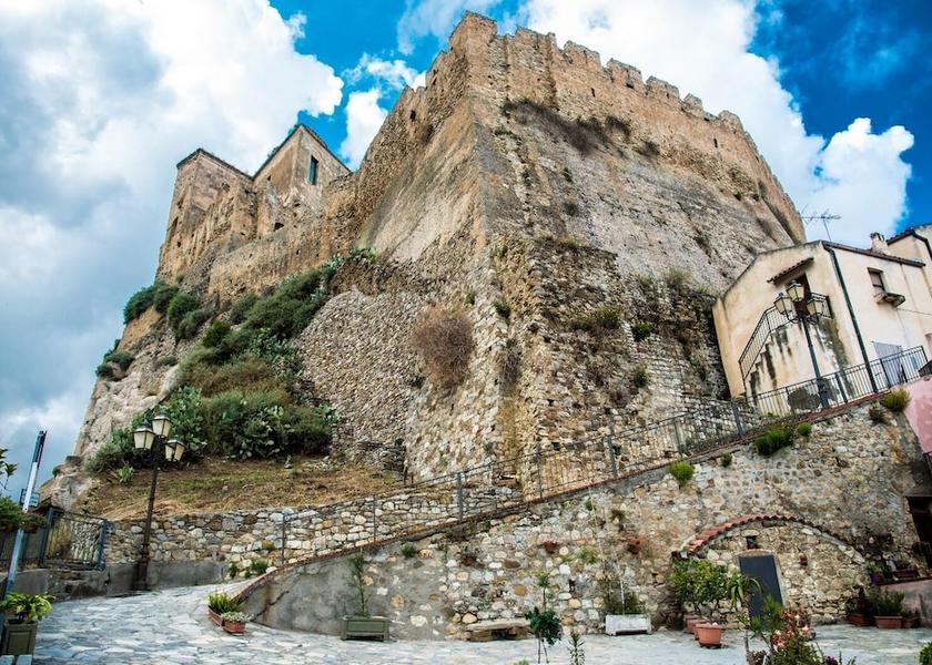 Calabria Rocca Imperiale Exterior Detail