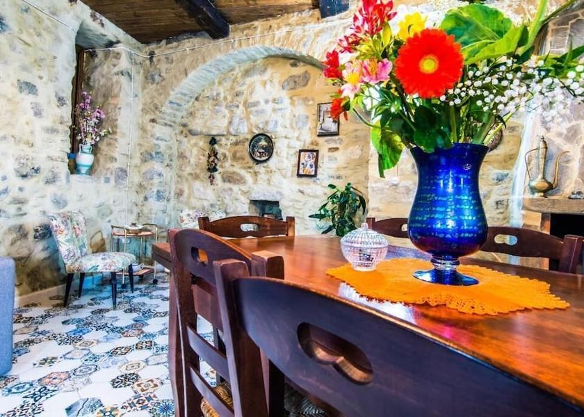 Calabria Rocca Imperiale Dining Area