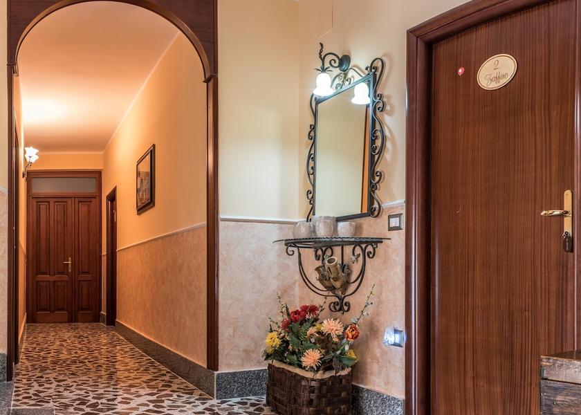 Campania Roccadaspide Interior Entrance