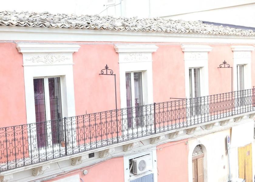 Sicily Monterosso Almo Exterior Detail