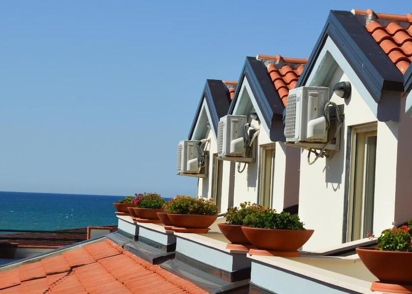 Puglia Ischitella Exterior Detail