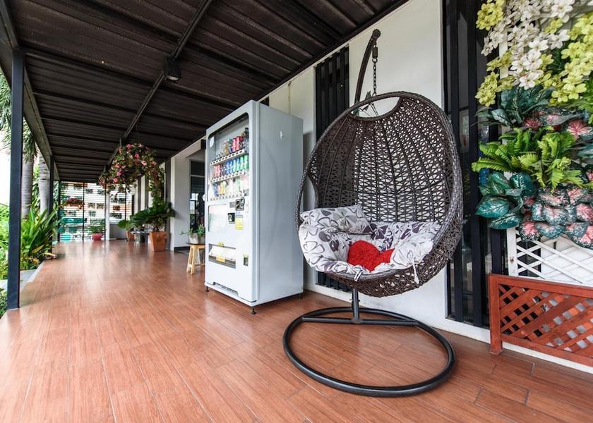 Chonburi pluak daeng Balcony