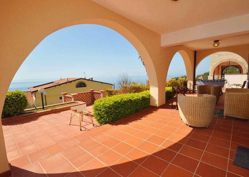 Campania Pisciotta Room