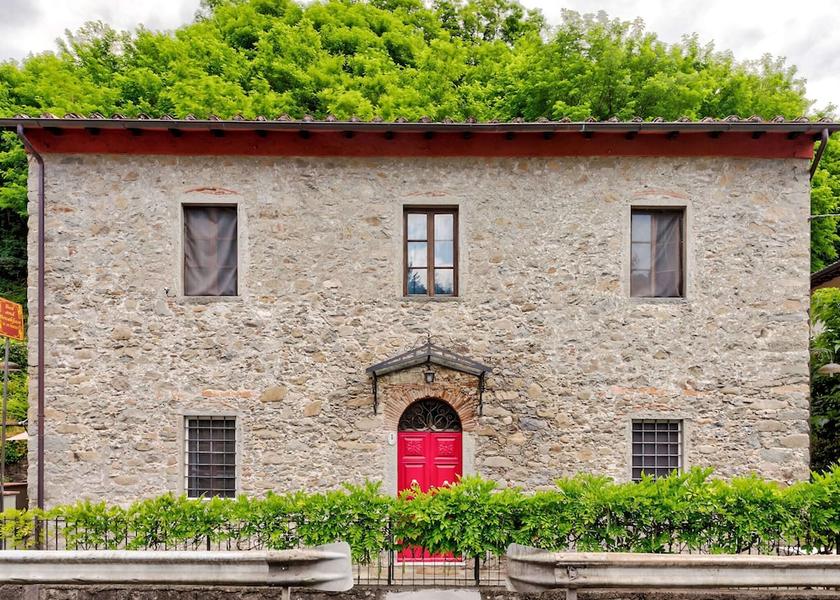 Tuscany Bagni di Lucca Exterior Detail