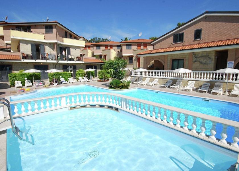 Abruzzo Tortoreto Exterior Detail