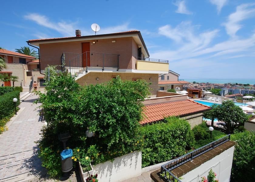 Abruzzo Tortoreto Exterior Detail