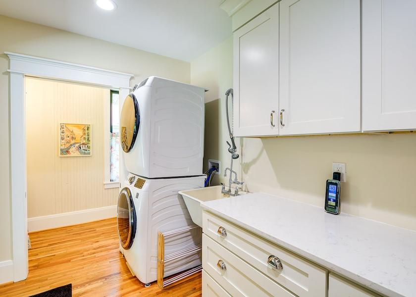 Virginia Damascus Interior Entrance