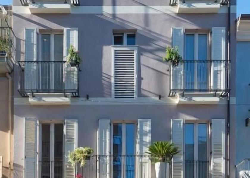 Marche San Benedetto del Tronto Exterior Detail