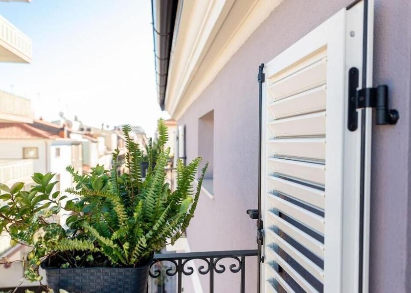 Marche San Benedetto del Tronto Exterior Detail