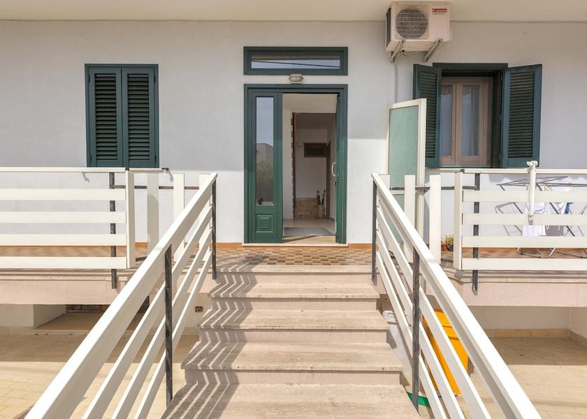 Puglia Martano Exterior Detail