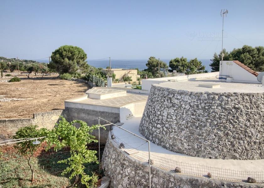 Puglia Salve Property Grounds