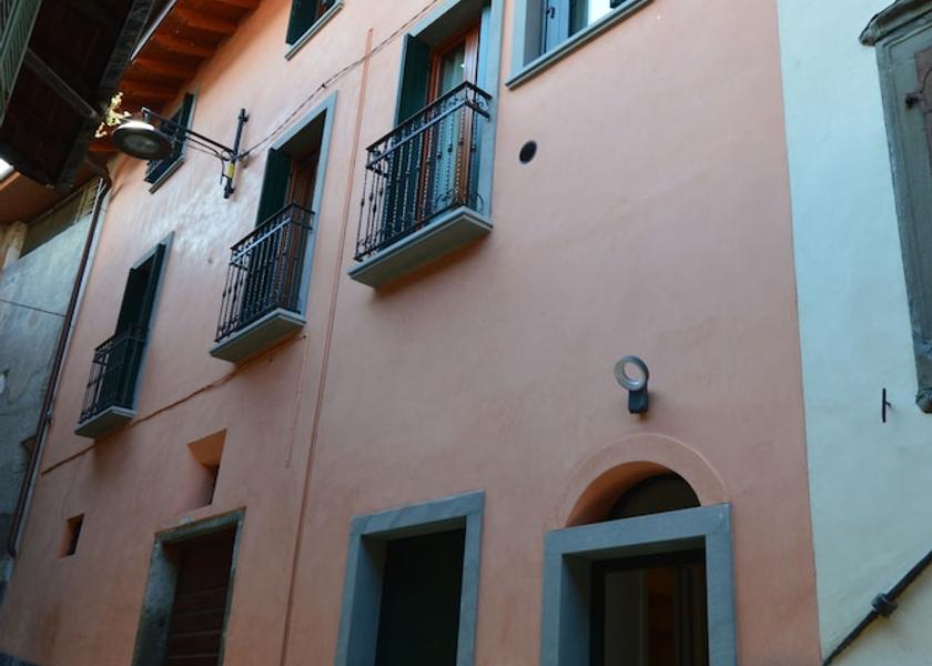 Lombardy Sale Marasino Exterior Detail