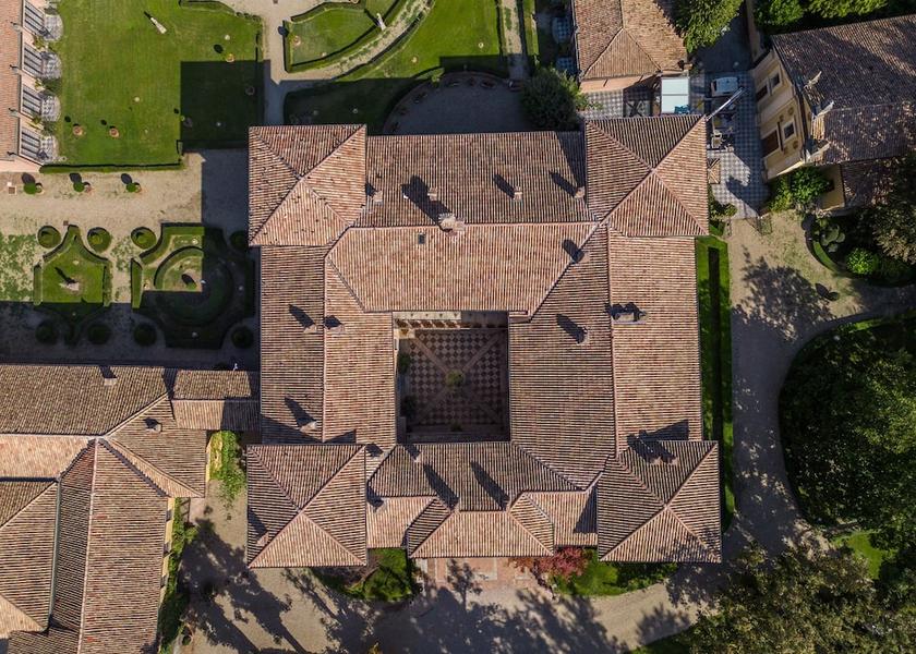 Lombardy Cervesina Exterior Detail