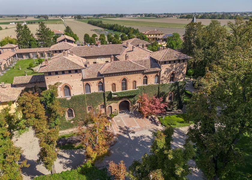 Lombardy Cervesina Exterior Detail