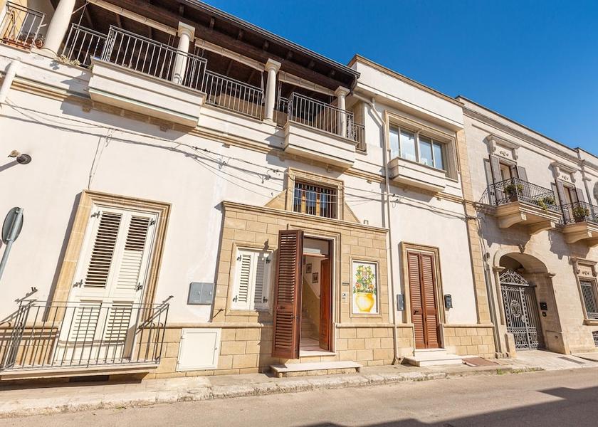 Puglia Maruggio Exterior Detail