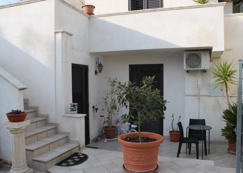 Puglia Maruggio Exterior Detail