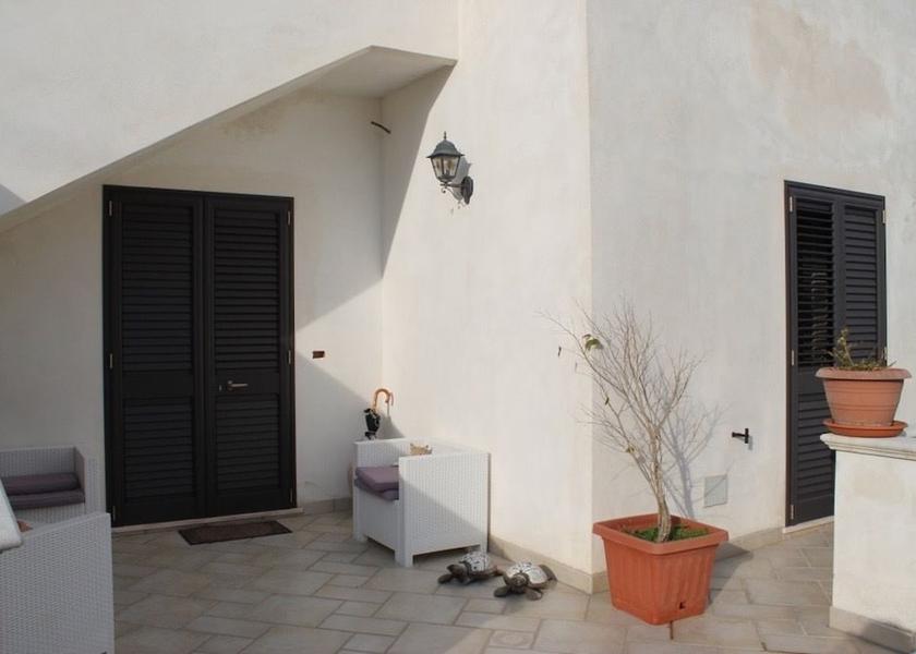 Puglia Maruggio Exterior Detail