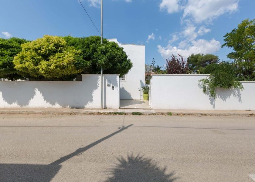 Puglia Maruggio Entrance