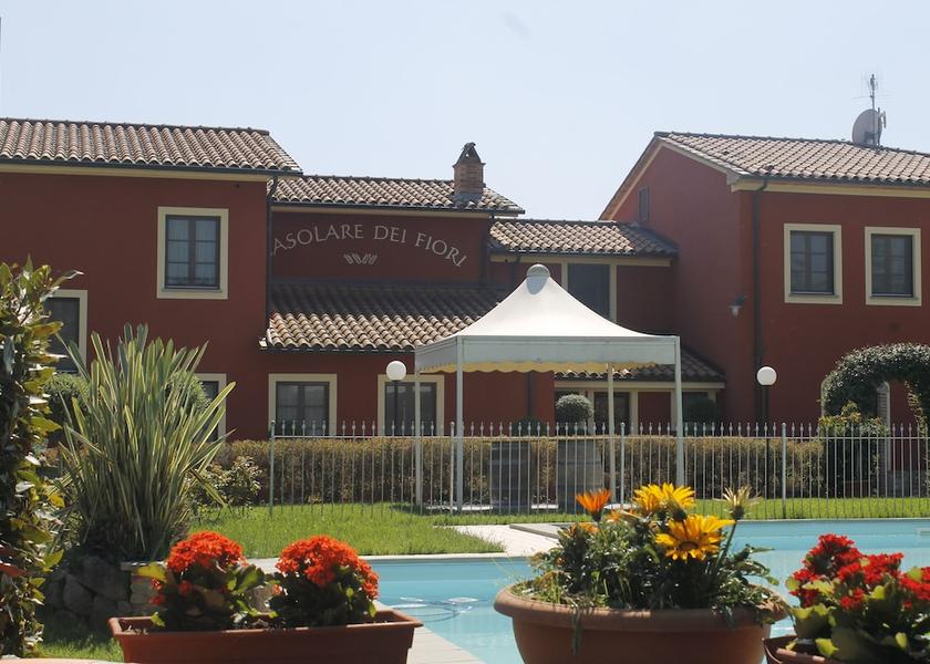 Tuscany Montecarlo Exterior Detail