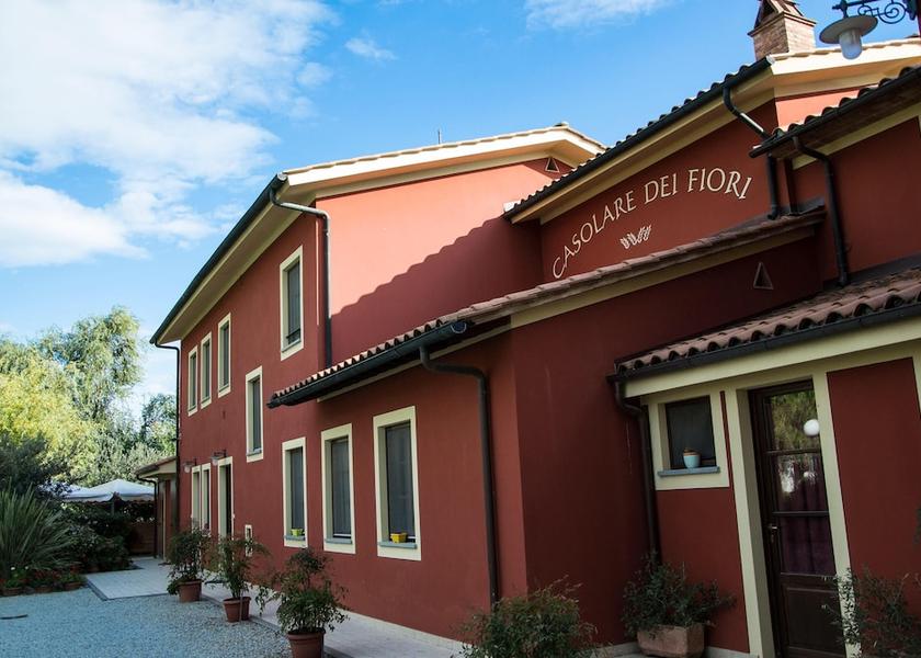 Tuscany Montecarlo Exterior Detail