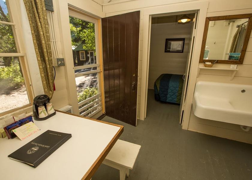 Montana East Glacier Park Room