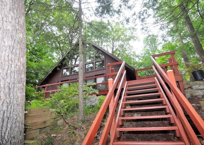 West Virginia Berkeley Springs Property Grounds