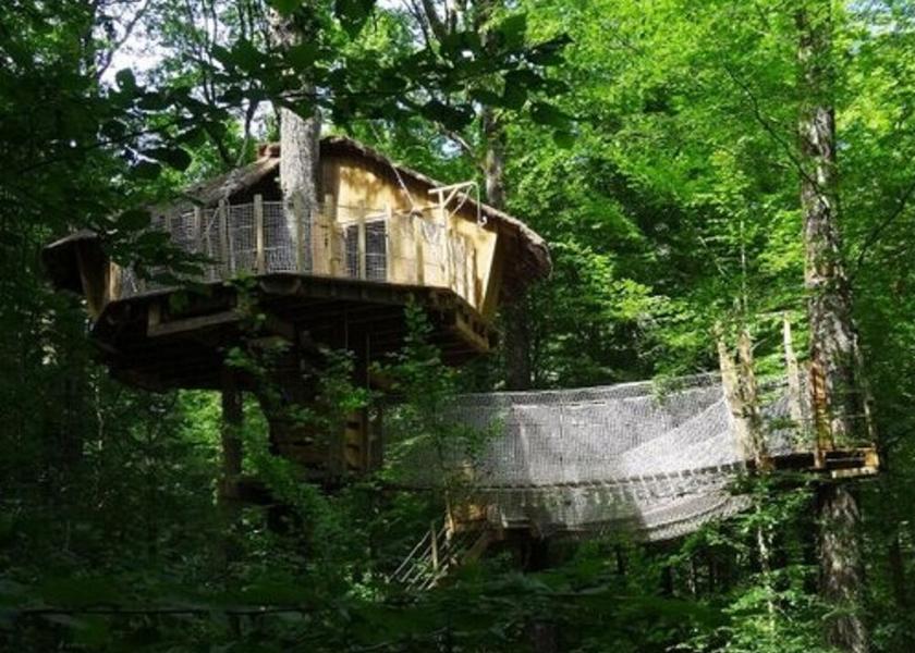 Grand Est Giffaumont-Champaubert Exterior Detail