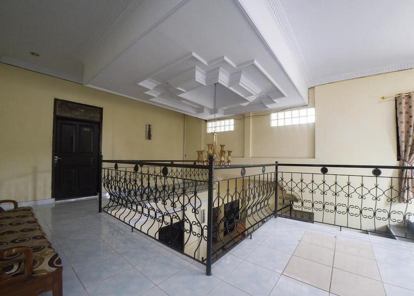  Limboto Interior Entrance