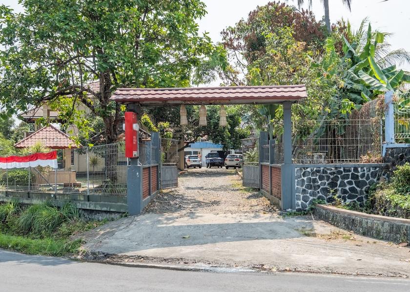 Banten Cisolok Entrance