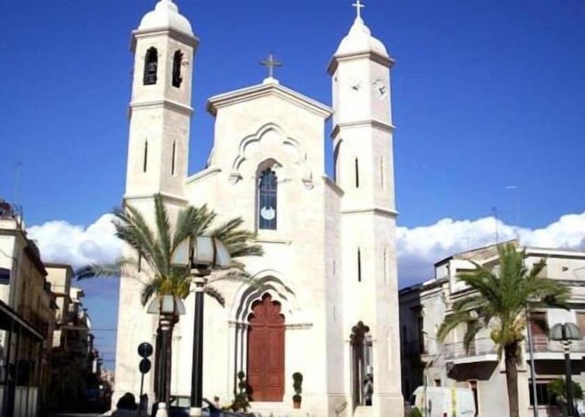 Sicily Rosolini Exterior Detail