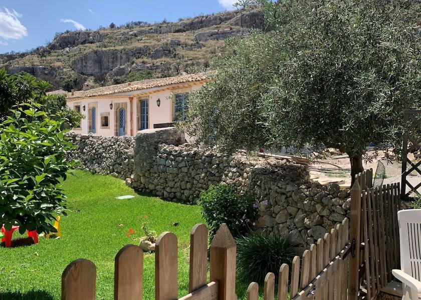Sicily Melilli Exterior Detail