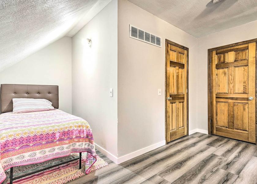 Ohio Howard Interior Entrance