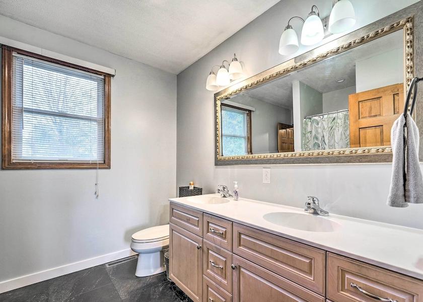 Ohio Howard Interior Entrance