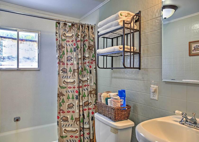 New York hunter Interior Entrance