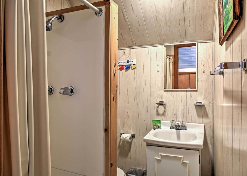 New York hunter Interior Entrance