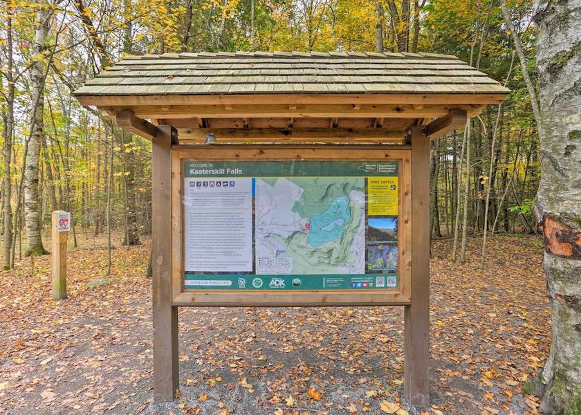 New York hunter Interior Entrance