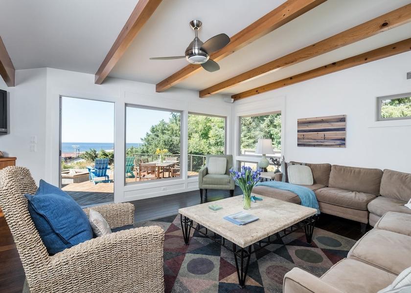 Oregon arch cape Living Area