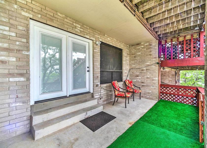 Texas helotes Interior Entrance