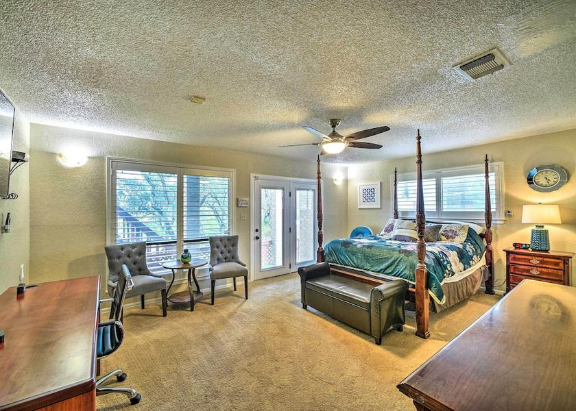 Texas helotes Interior Entrance