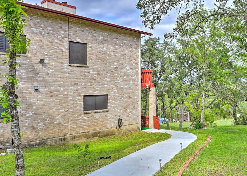 Texas helotes Interior Entrance