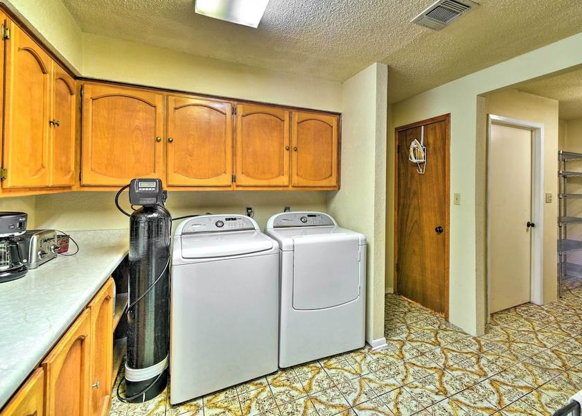 Texas helotes Interior Entrance