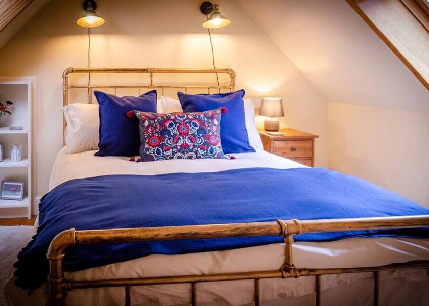 Scotland kirriemuir Room